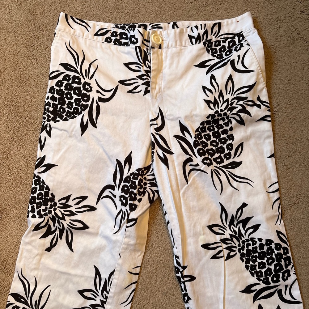 Skirtin Around, New Canaan CT Black & White Pineapple Cotton Blend Ankle Pants - Picture 5 of 10